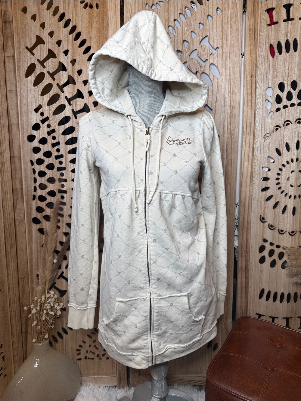 Vintage Volcom Cream Quilted Hooded Zip Front Sweatshirt Jacket